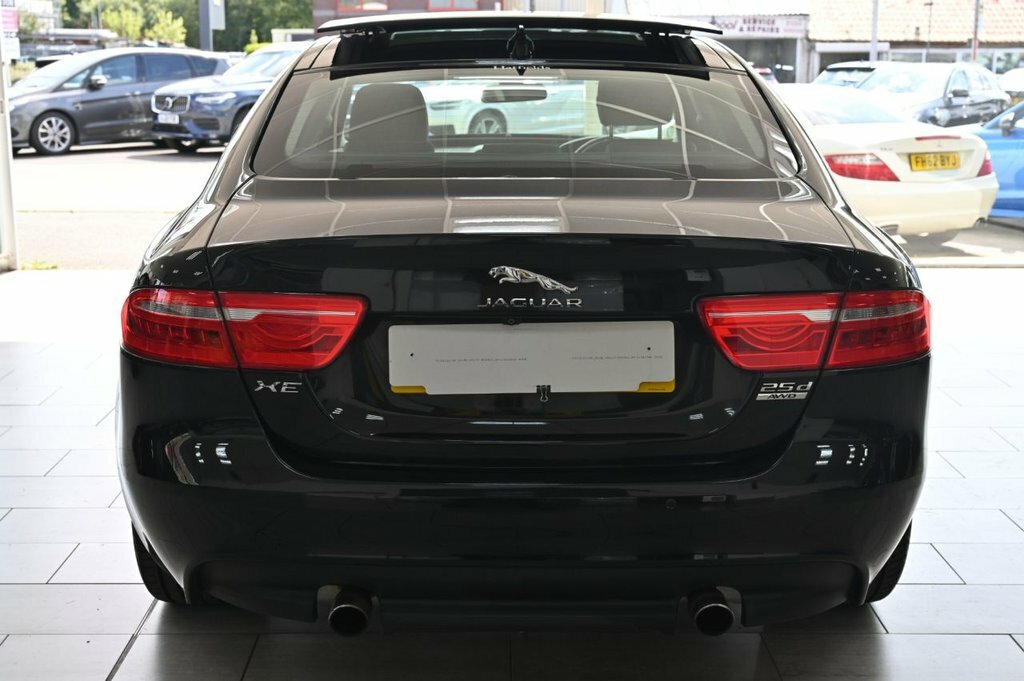 Jaguar XE  Black #9