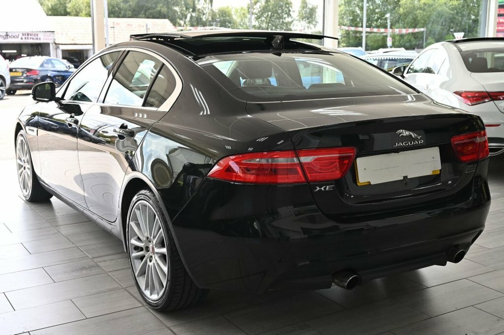 Jaguar XE  Black #10