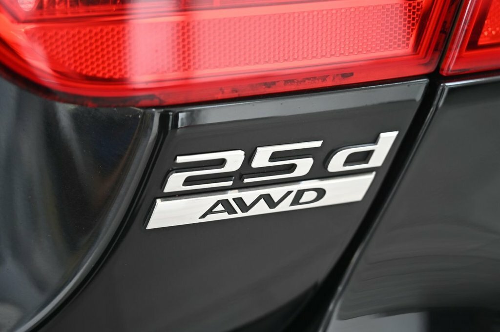 Jaguar XE  Black #33