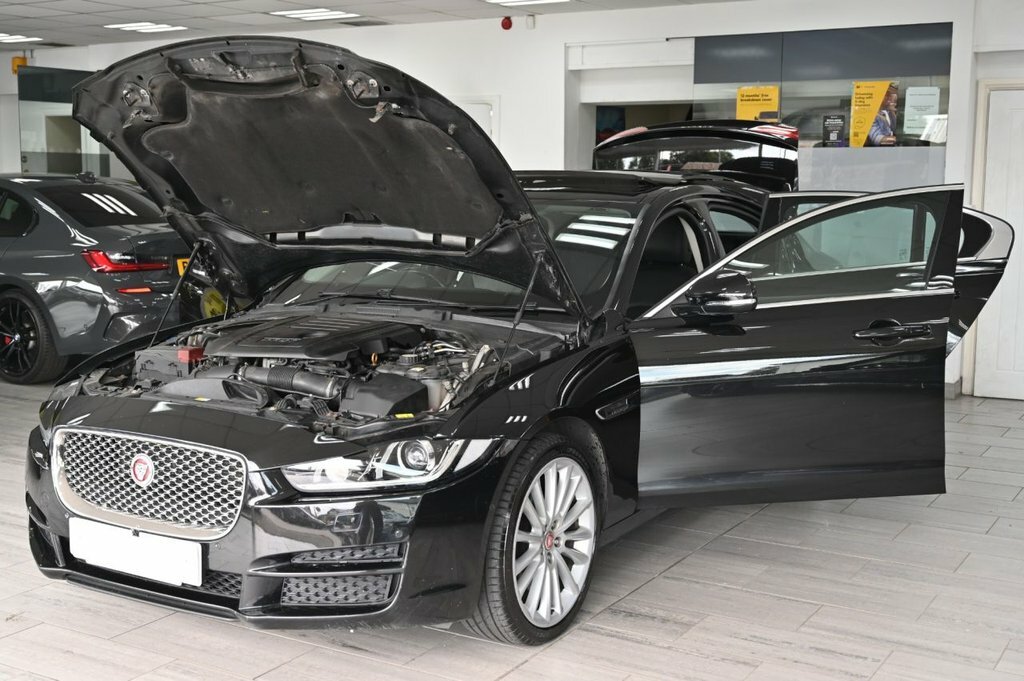 Jaguar XE  Black #8