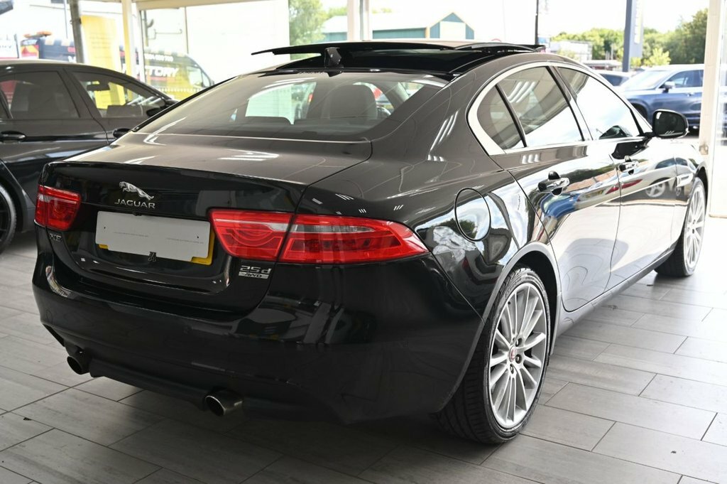 Jaguar XE  Black #11