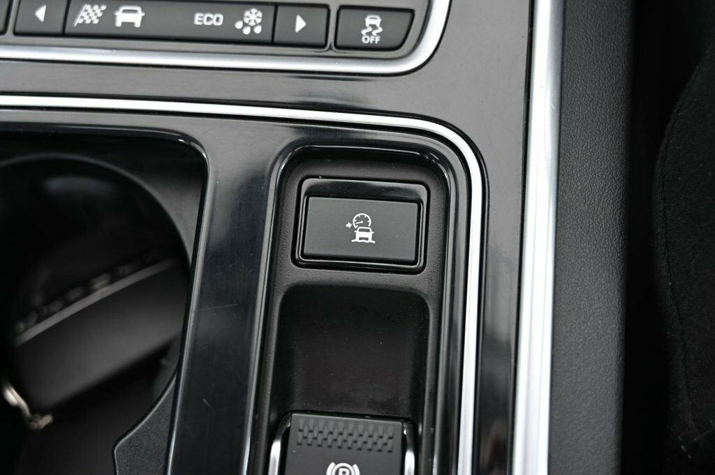 Jaguar XE  Black #28