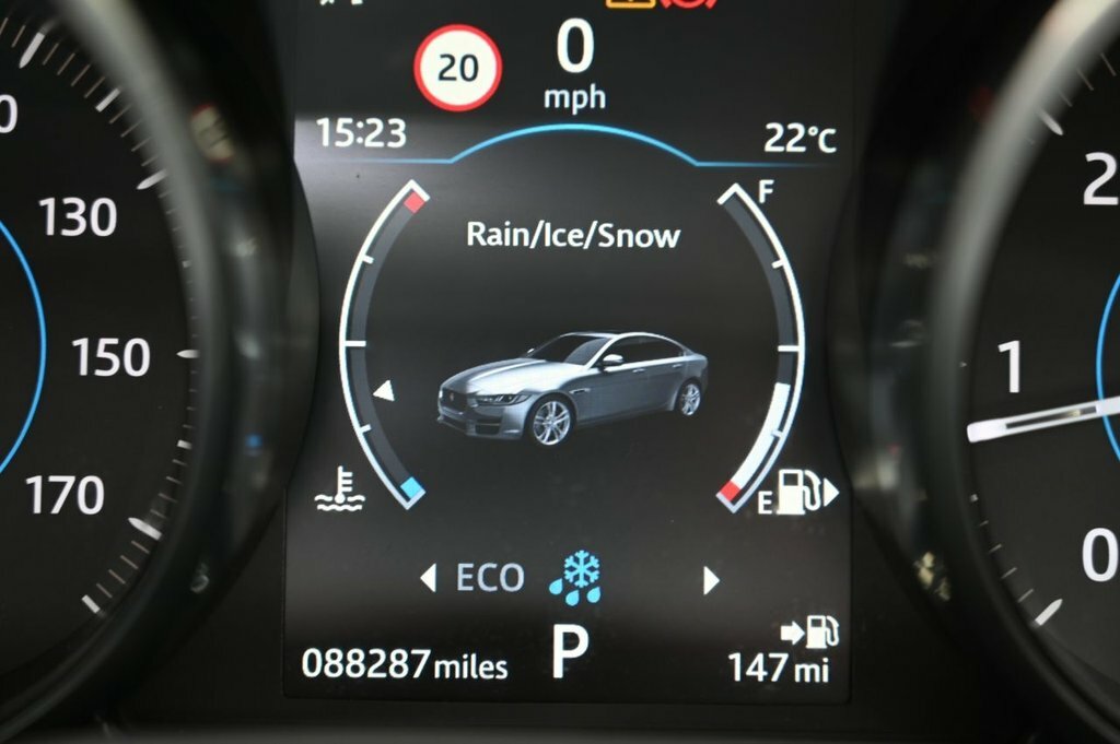 Jaguar XE  Black #25