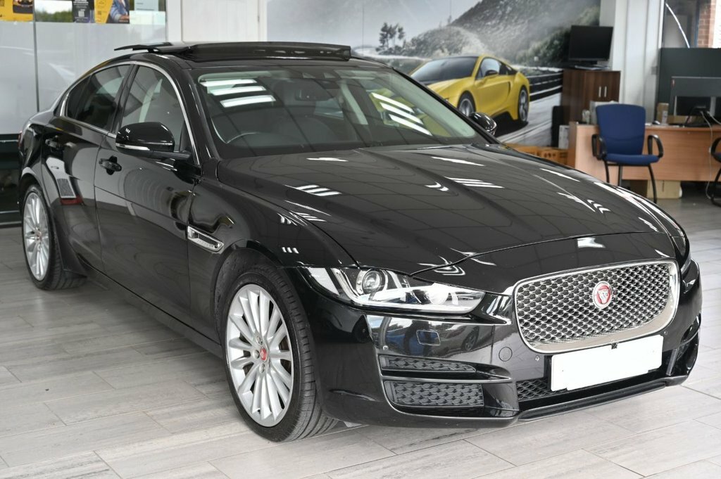 Jaguar XE 2L Portfolio Black #2