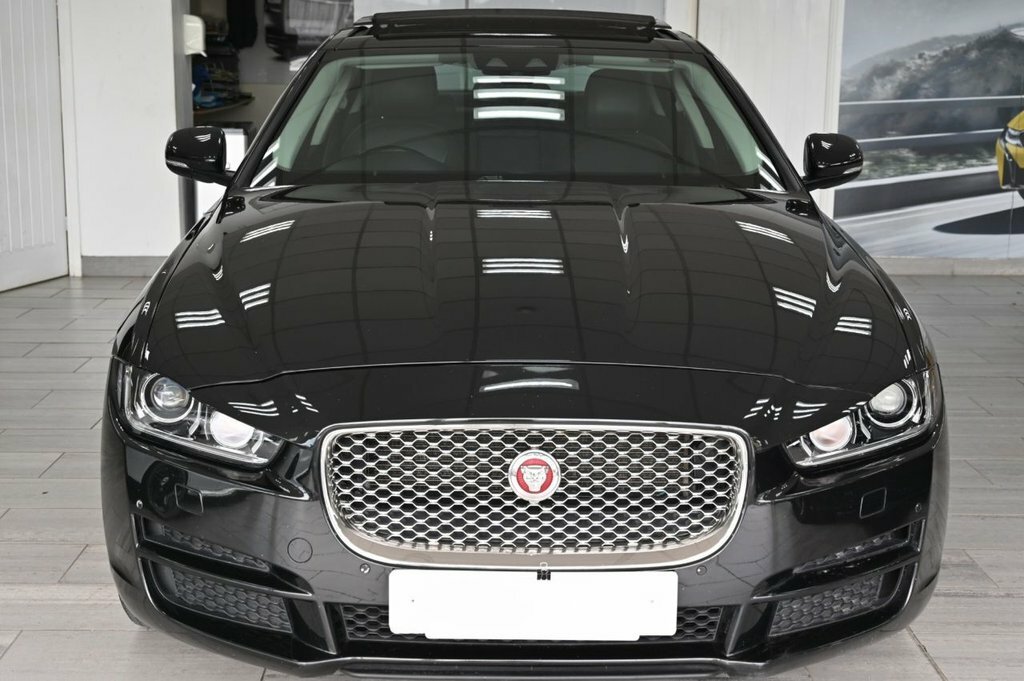 Jaguar XE 2L Portfolio Black #6