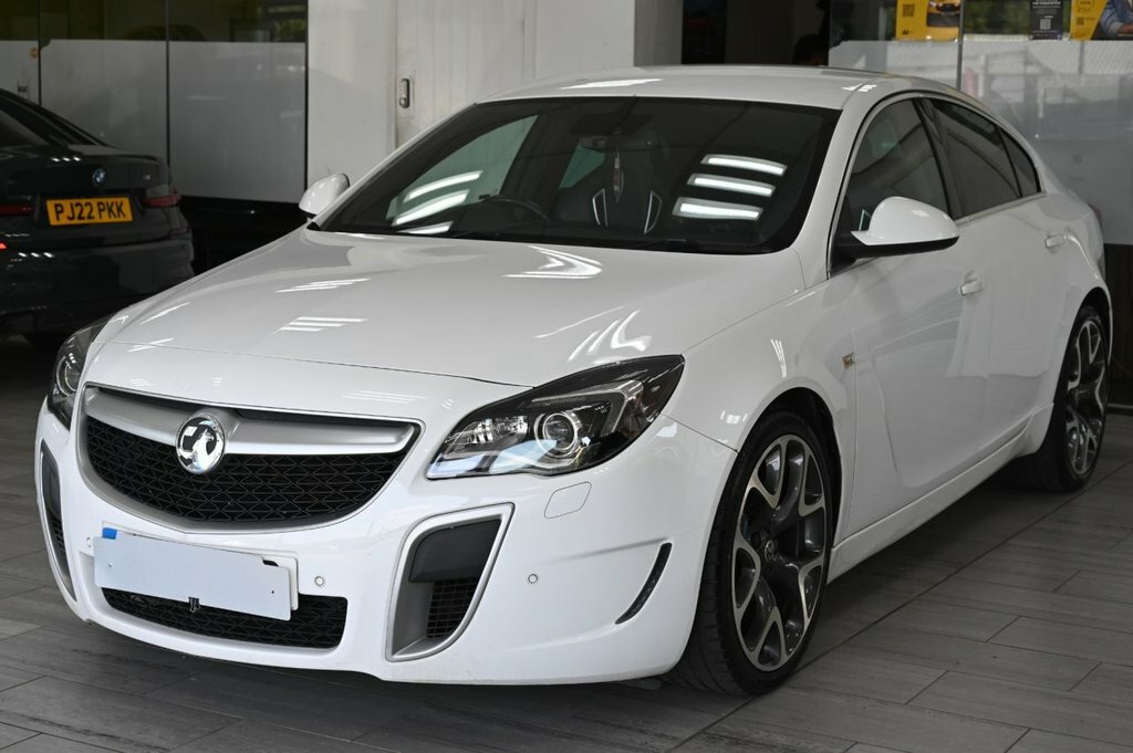 Vauxhall Insignia 2.8L Vxr Supersport White #5