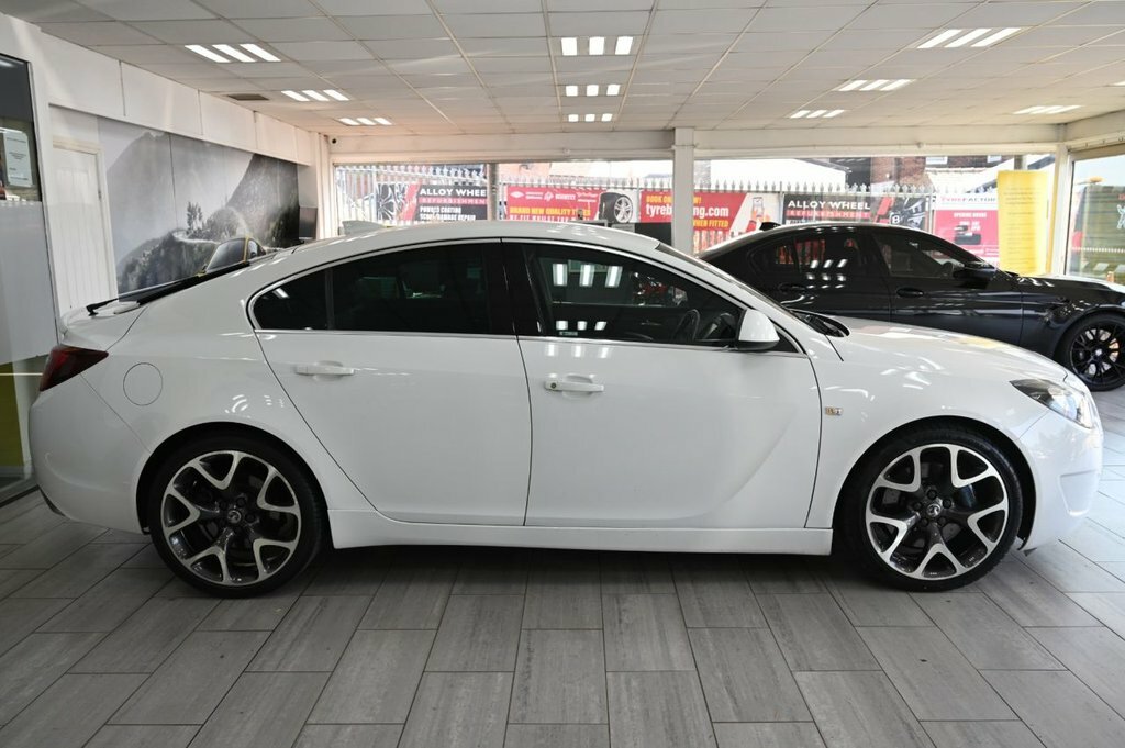 Vauxhall Insignia 2.8L Vxr Supersport White #3