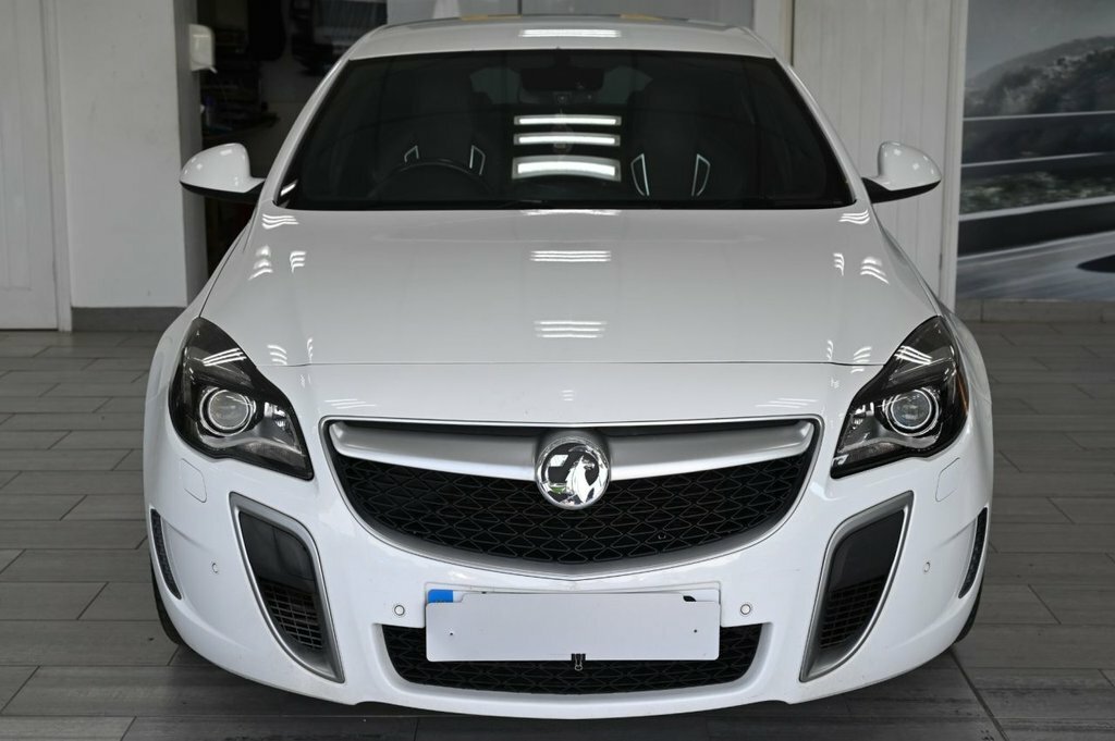 Vauxhall Insignia 2.8L Vxr Supersport White #6