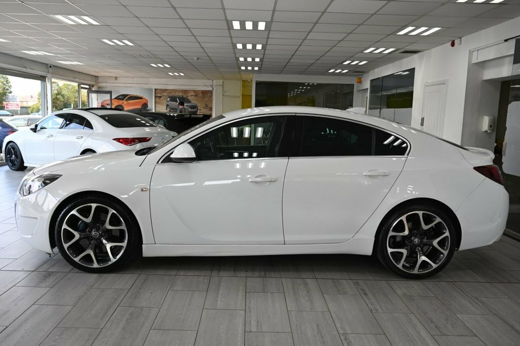 Vauxhall Insignia 2.8L Vxr Supersport White #4