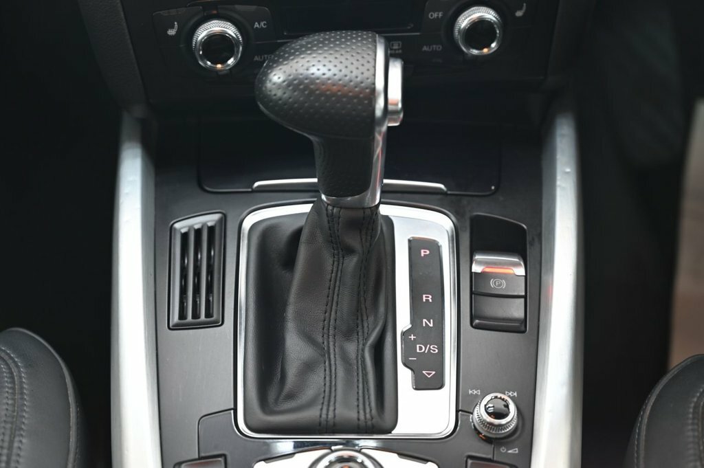 Audi Q5  Black #15