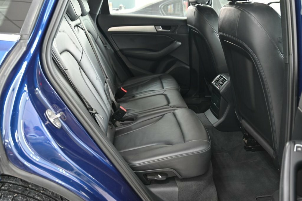 Audi Q5  Black #11