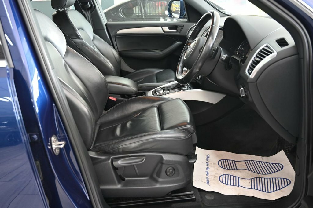 Audi Q5  Black #12