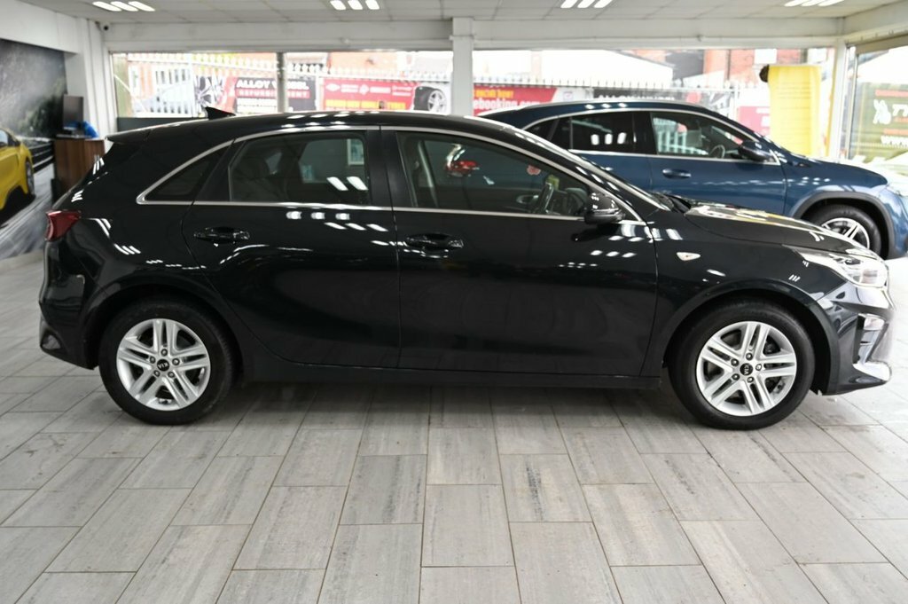 Kia Ceed 1.6L 2 Nav Black #2