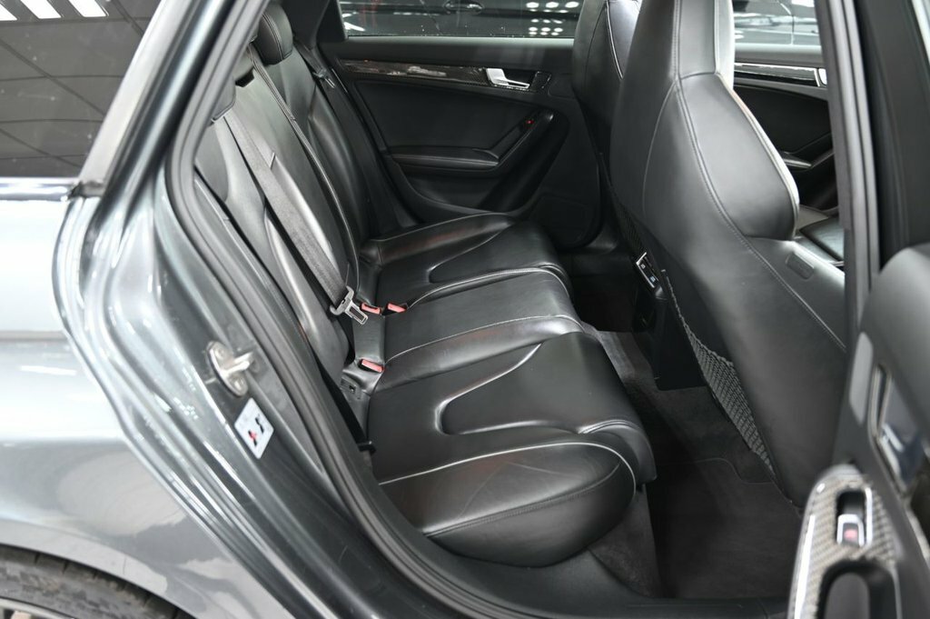 Audi RS4 Avant 4.2L Null Grey #14