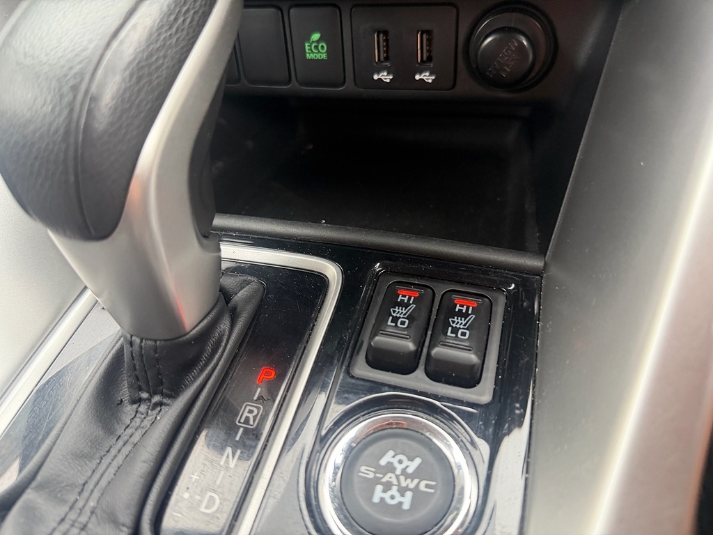 Mitsubishi Eclipse Cross Exceed Silver #32