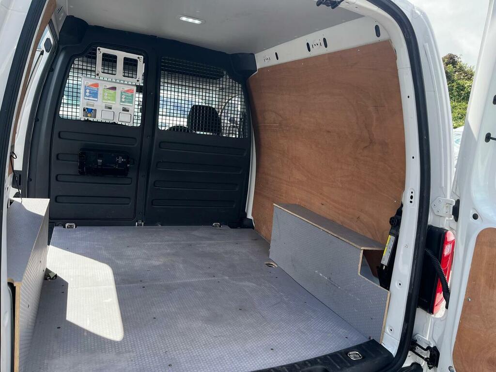 Volkswagen Caddy Tdi C20 Startline DT68KBZ White #3