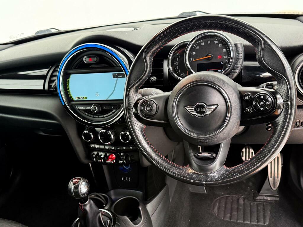 Mini Hatch One 5-Door White #32