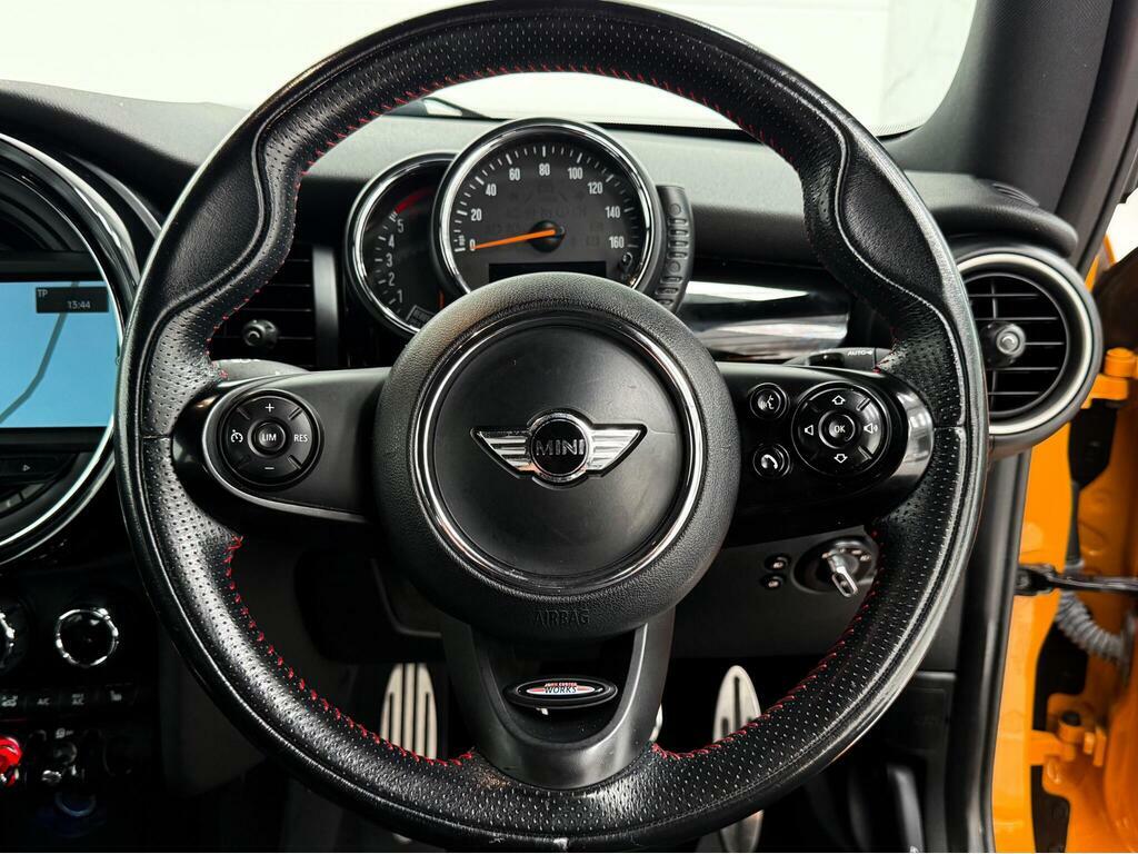 Mini Hatch One 5-Door White #57