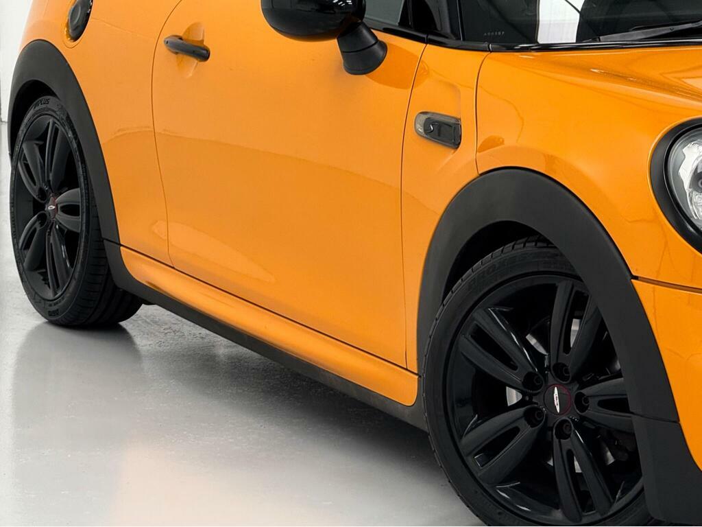 Mini Hatch One 5-Door White #24