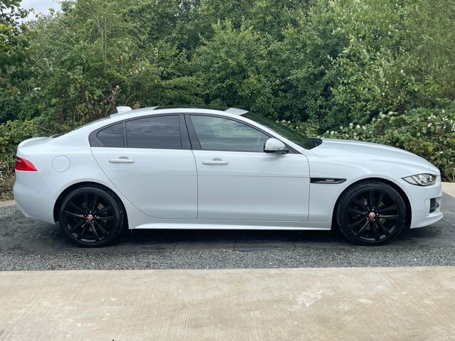 Jaguar XE 2.0D R-sport Saloon Awd Euro 6 S White #3