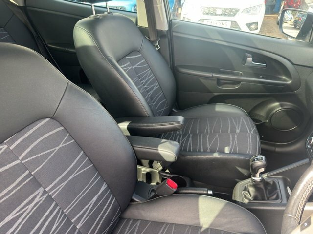 Kia Venga 3 Silver #40