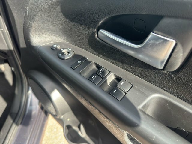 Kia Venga 3 Silver #32