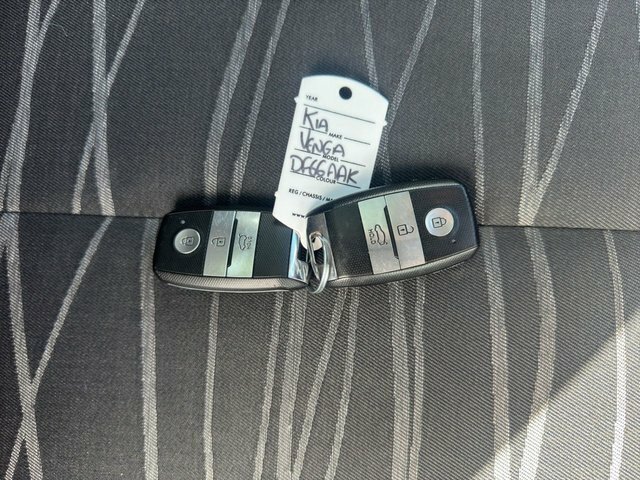 Kia Venga 3 Silver #26