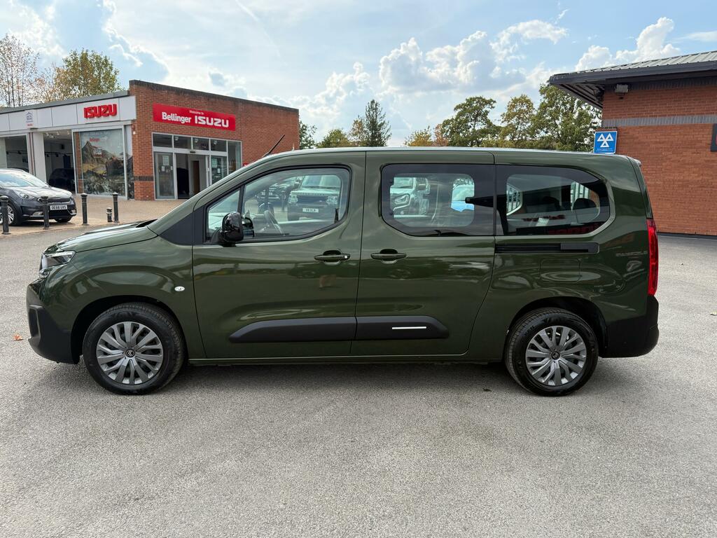 Citroen e-Berlingo 52Kwh Plus XL Mpv 11Kw Charger Green #6