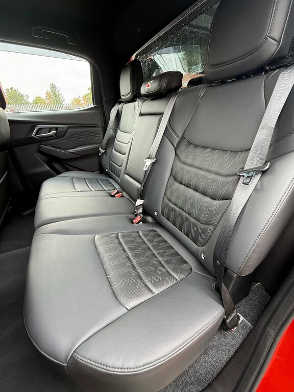 Isuzu D-Max Double Cab Silver #33