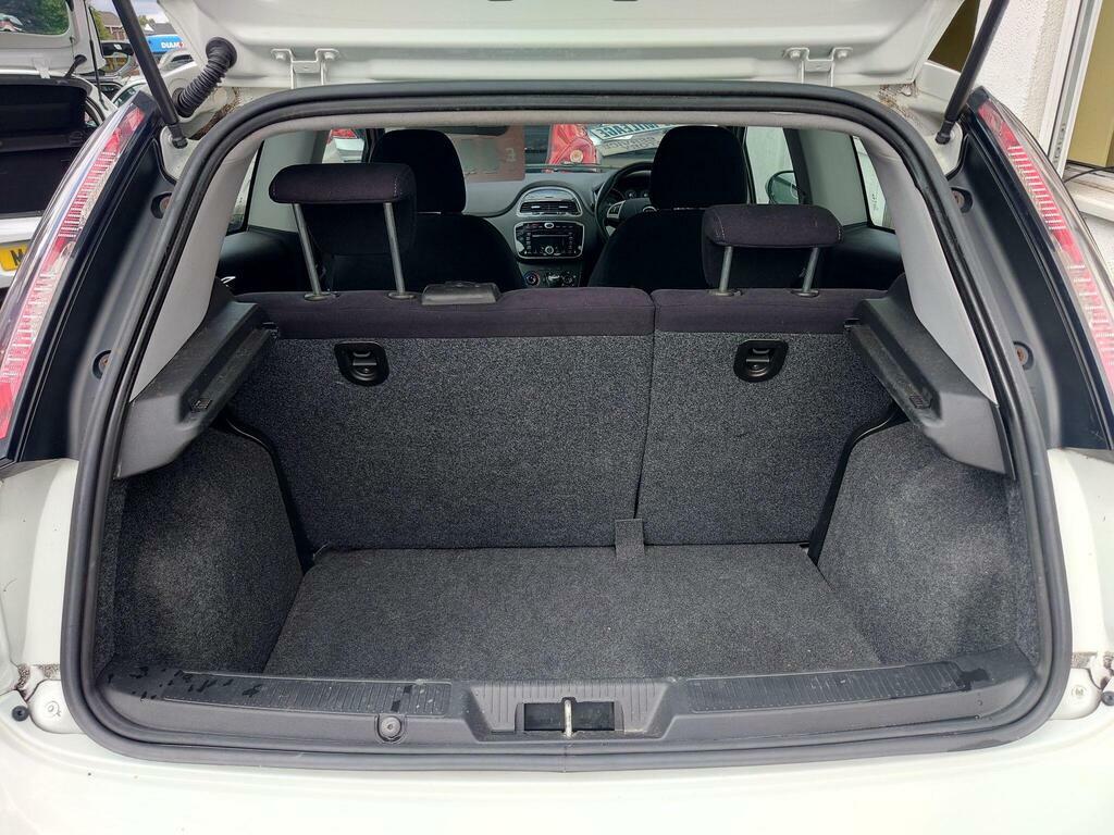 Fiat Punto 1.2 Easy Euro 6 White #4