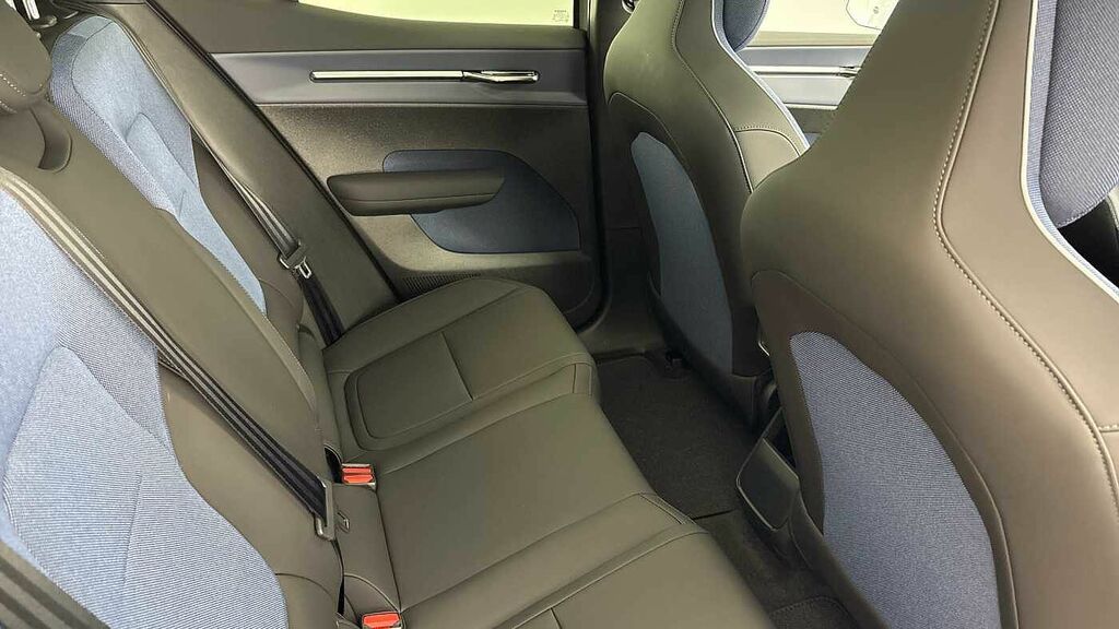 Volvo EX30 Ultra, P5 Long Range Grey #6