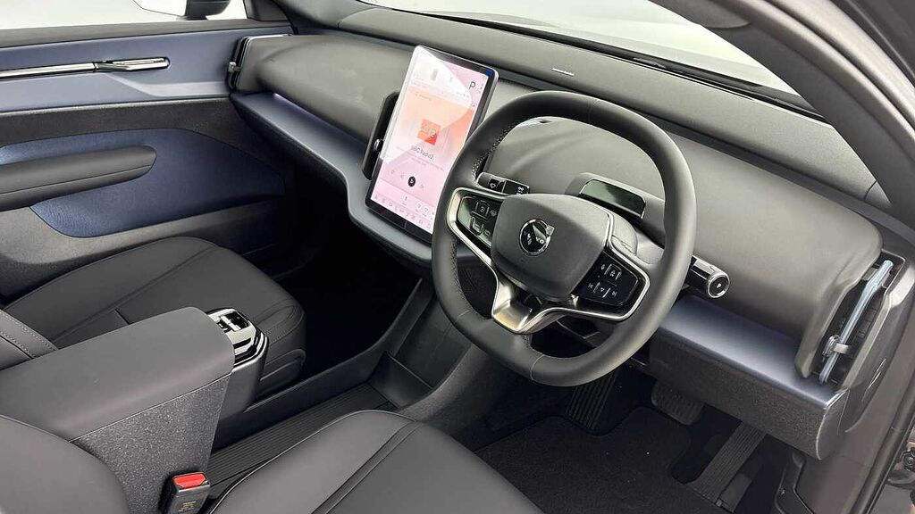 Volvo EX30 Ultra, P8 Awd Black #4