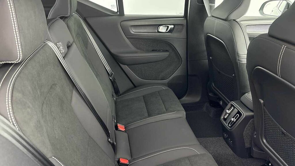 Volvo EX40 Ultra, Single Motor Extended Range, Black #6