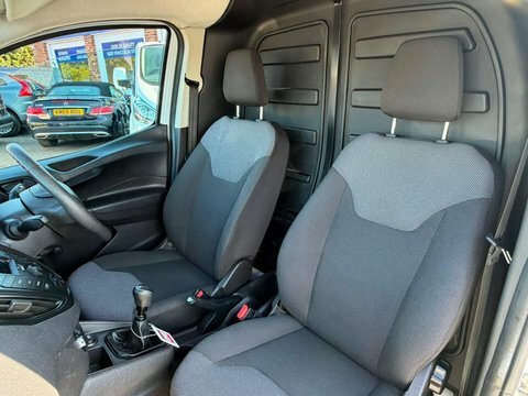 Ford Transit Courier Base White #18
