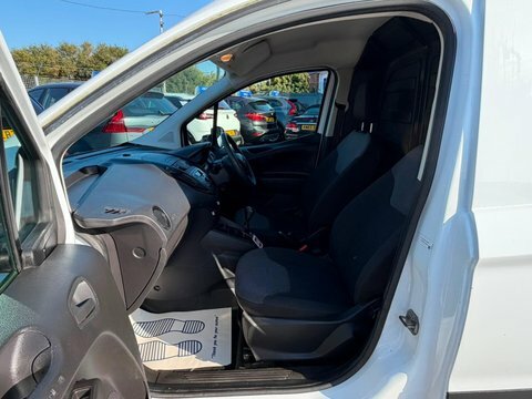 Ford Transit Courier Base White #17