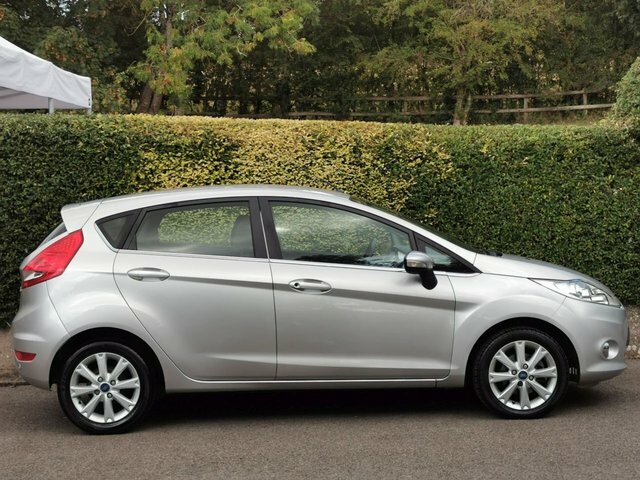 Ford Fiesta Zetec Hatchback Silver #3
