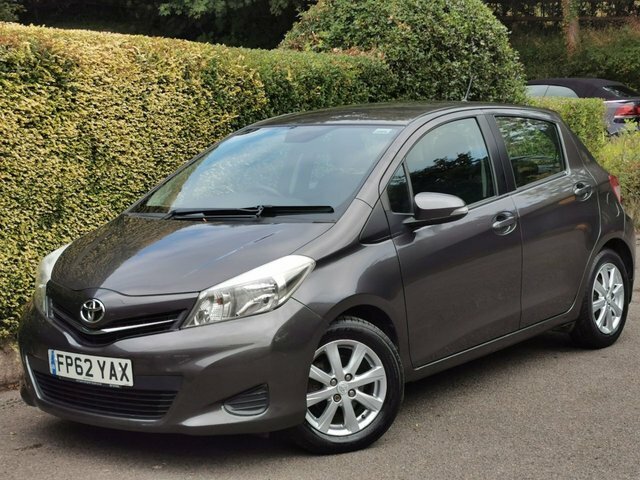 Toyota Yaris Dual Vvt-i Tr Hatchback Grey