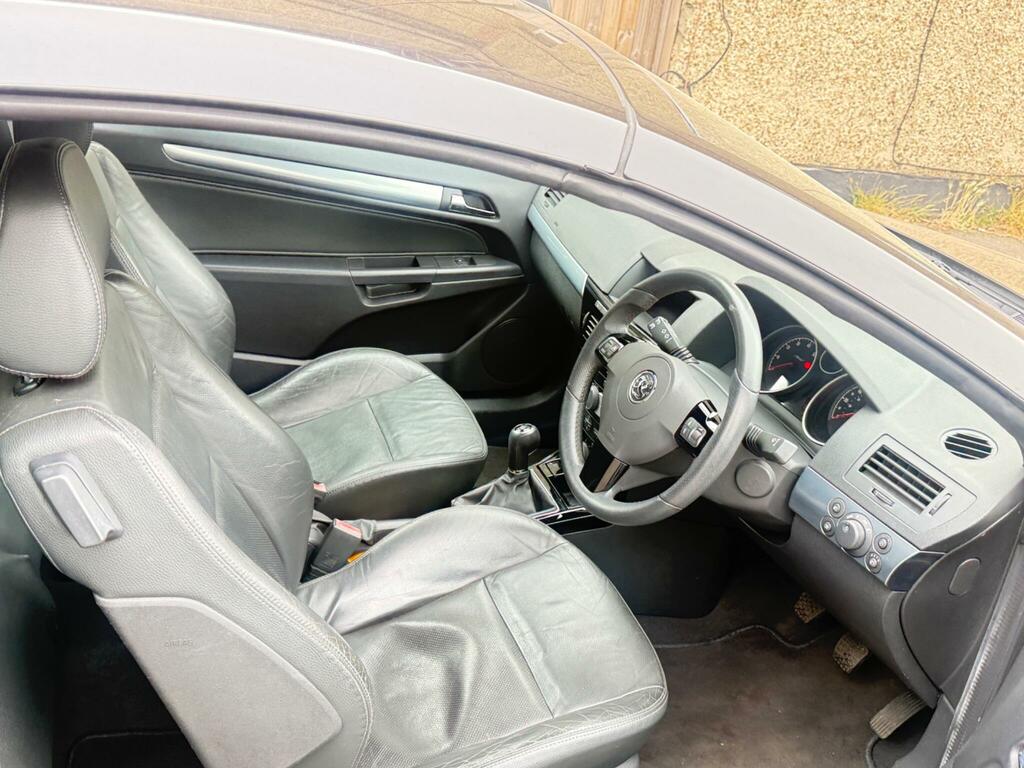 Vauxhall Astra Hatchback Silver #13