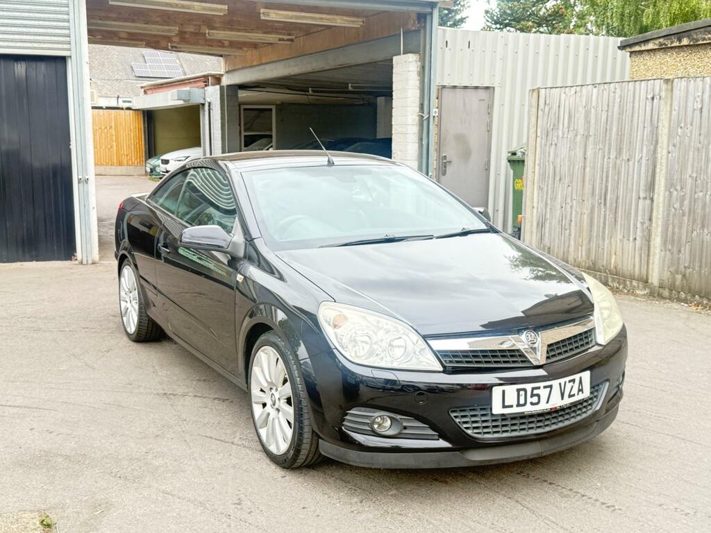 Vauxhall Astra 1.8I Exclusiv Black Twin Top Black