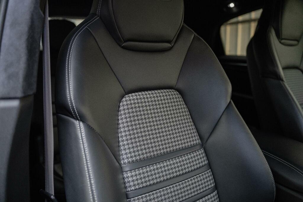 Porsche Cayenne V6 Automatic Black #57