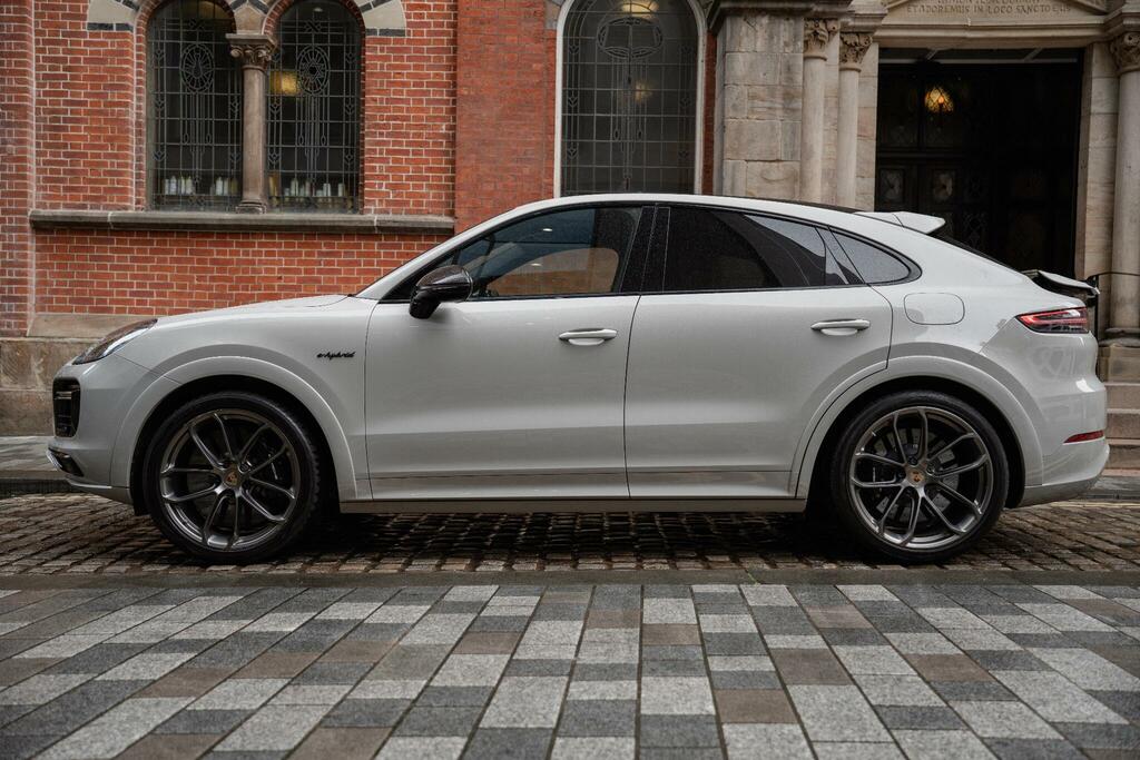 Porsche Cayenne V6 Automatic Black #18