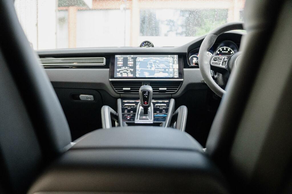 Porsche Cayenne V6 Automatic Black #65