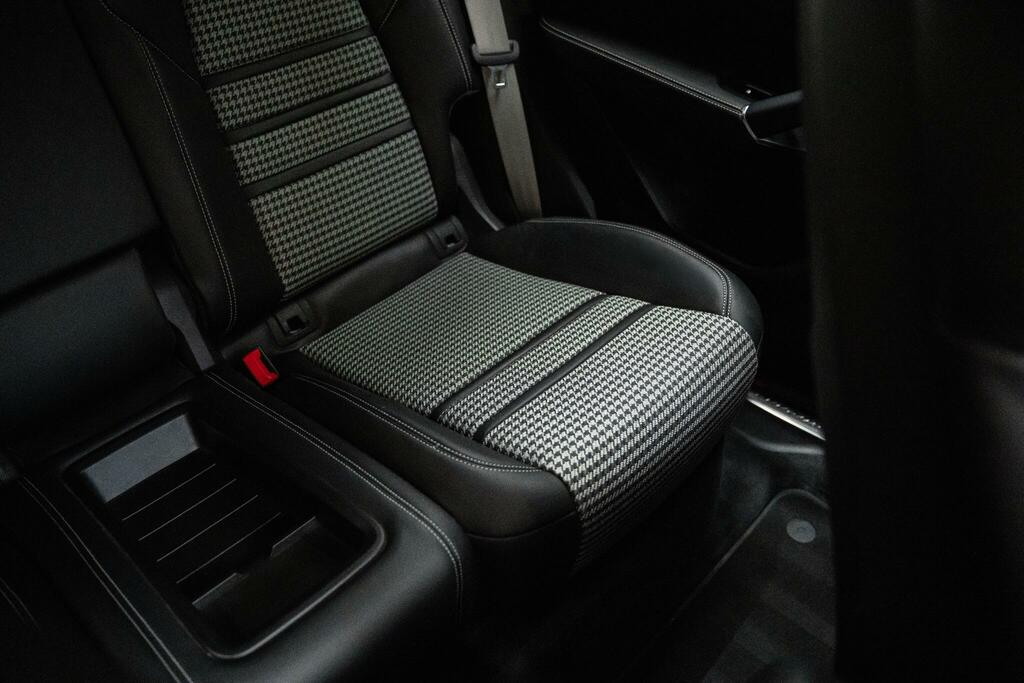 Porsche Cayenne V6 Automatic Black #51