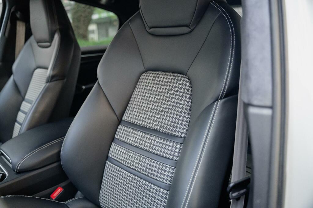 Porsche Cayenne V6 Automatic Black #70