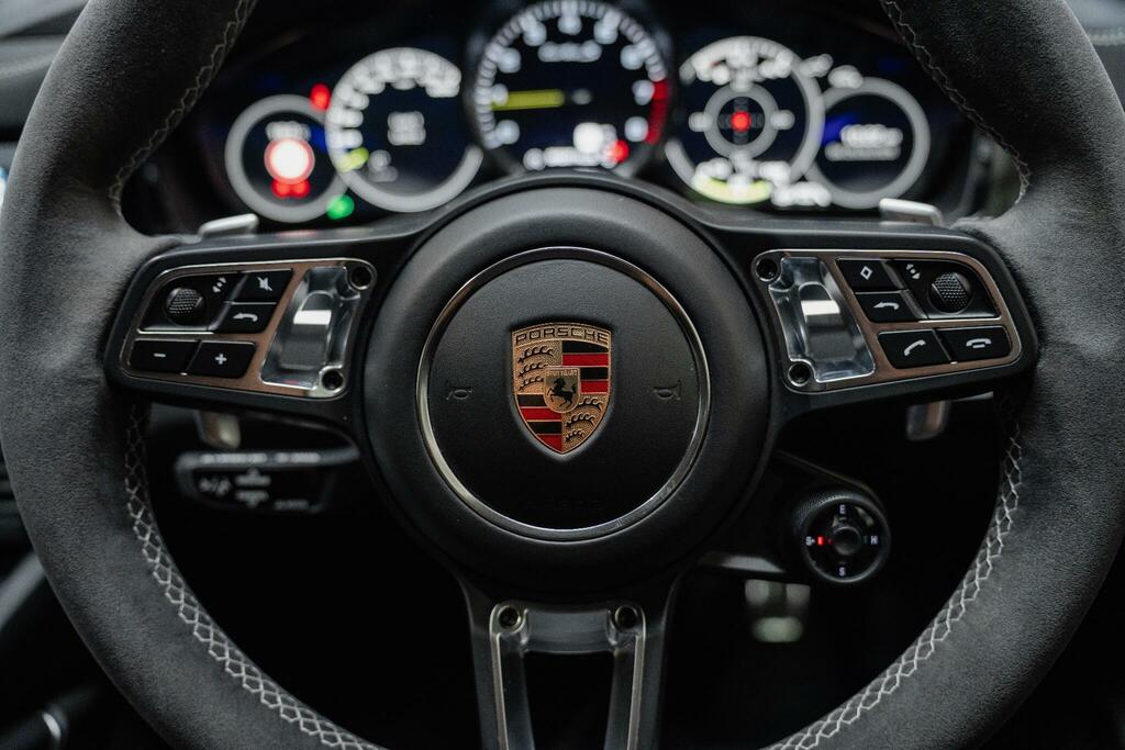 Porsche Cayenne V6 Automatic Black #53