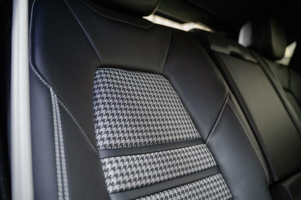 Porsche Cayenne V6 Automatic Black #60
