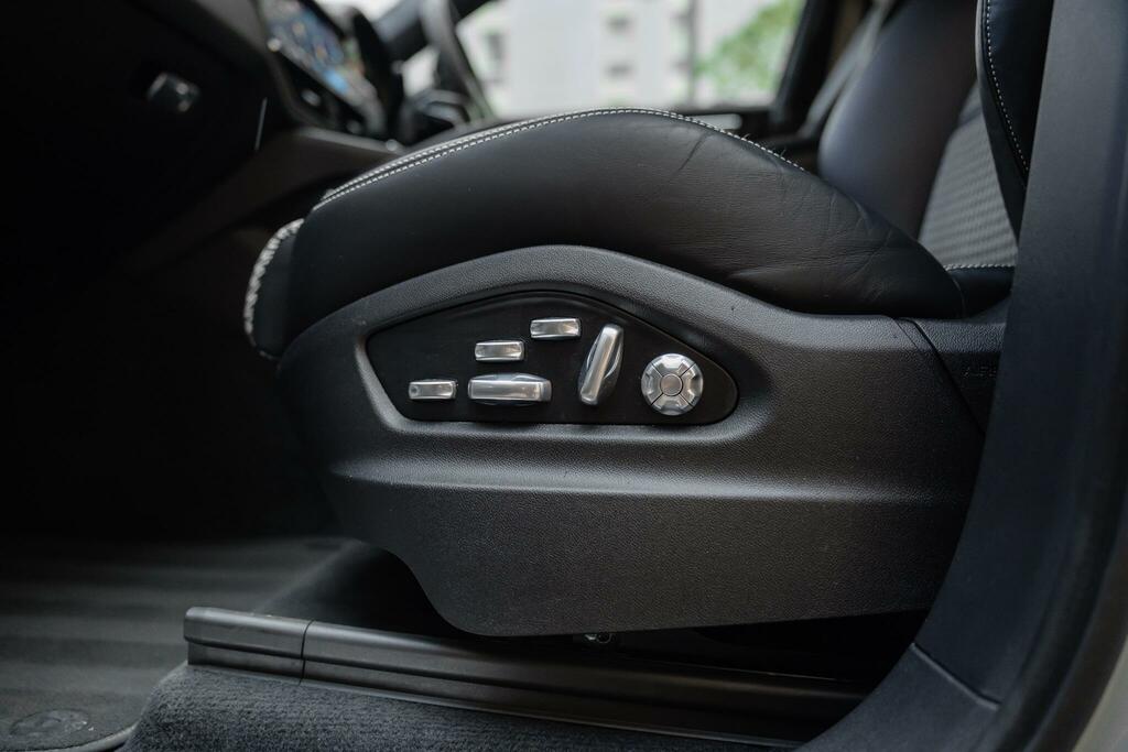 Porsche Cayenne V6 Automatic Black #69