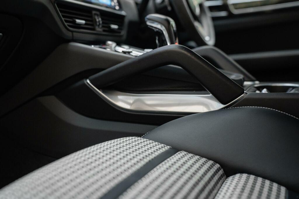 Porsche Cayenne V6 Automatic Black #68
