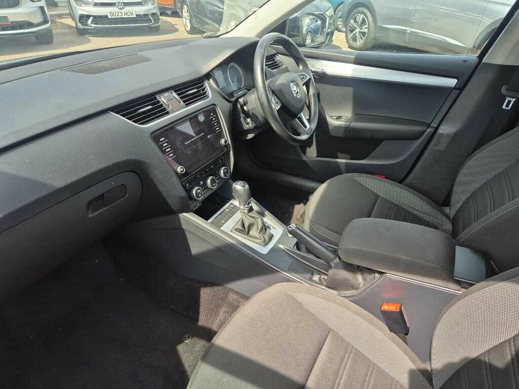 Skoda Octavia 1.0 Tsi Se Technology Dsg GD19AOZ Black #2