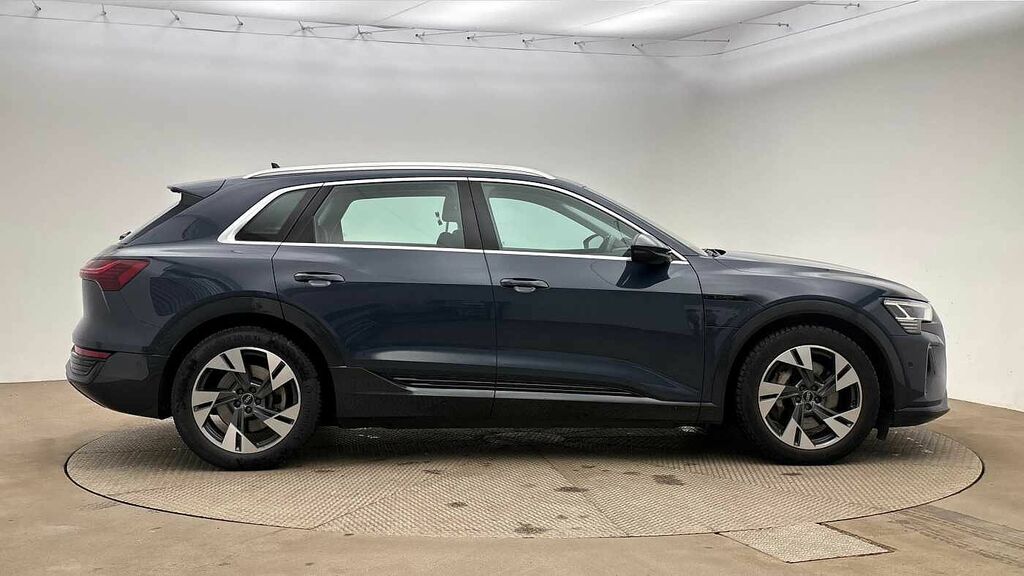 Audi Q8 e tron 250Kw 50 Quattro 95Kwh Sport Blue #4